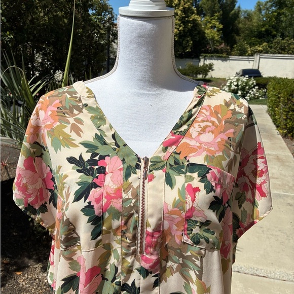 Torrid Georgette Floral Print Women's Top Size 2X - Picture 8 of 9